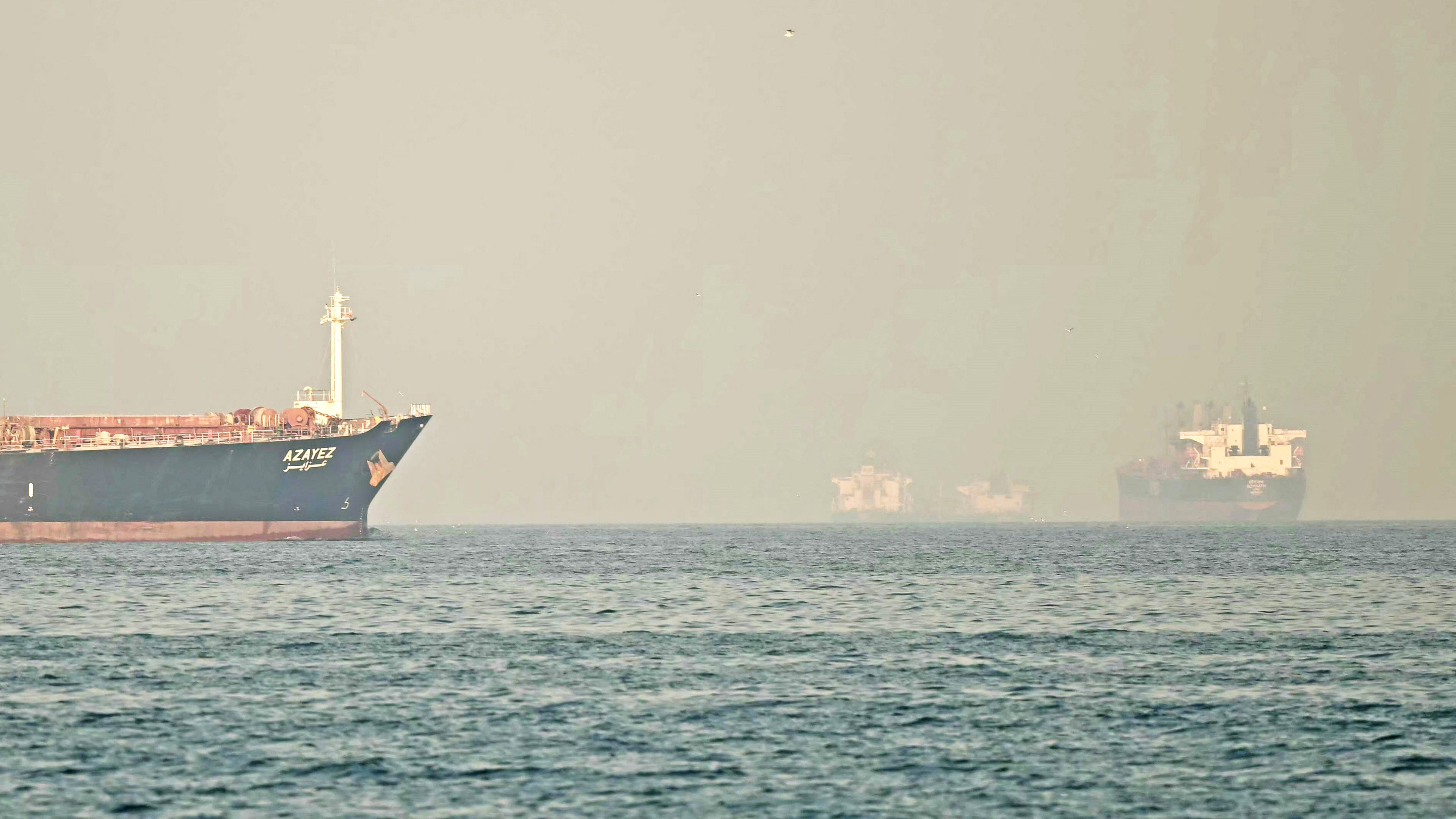 Iran Ultimatum Bakar Kapal Tanker yang Nekat Melintas Selat Hormuz