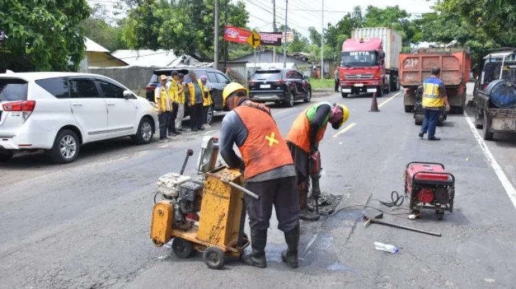 Menteri PU Targetkan Perbaikan Jalan Nasional di Jatim Rampung H-10 Lebaran