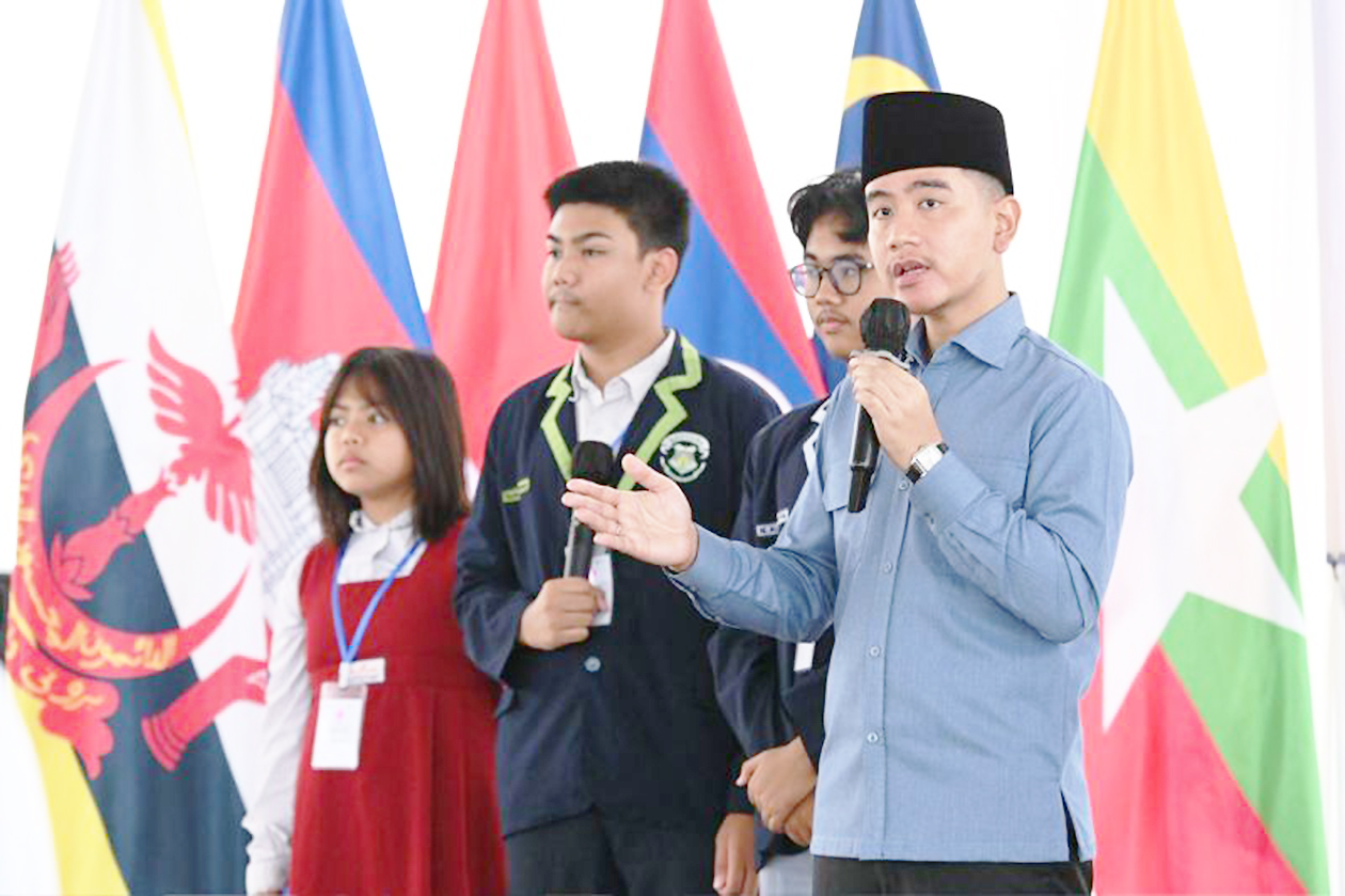 Wapres Gibran: Guru dan Orang Tua Jangan Malu Belajar AI, Kalau Tidak Mau Ketinggalan Zaman