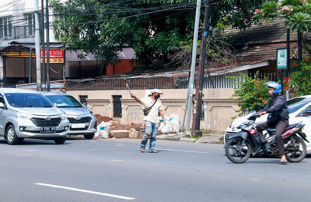 DPRD DKI Jakarta Soroti Keberadaan Pak Ogah yang Meresahkan Pengguna Jalan