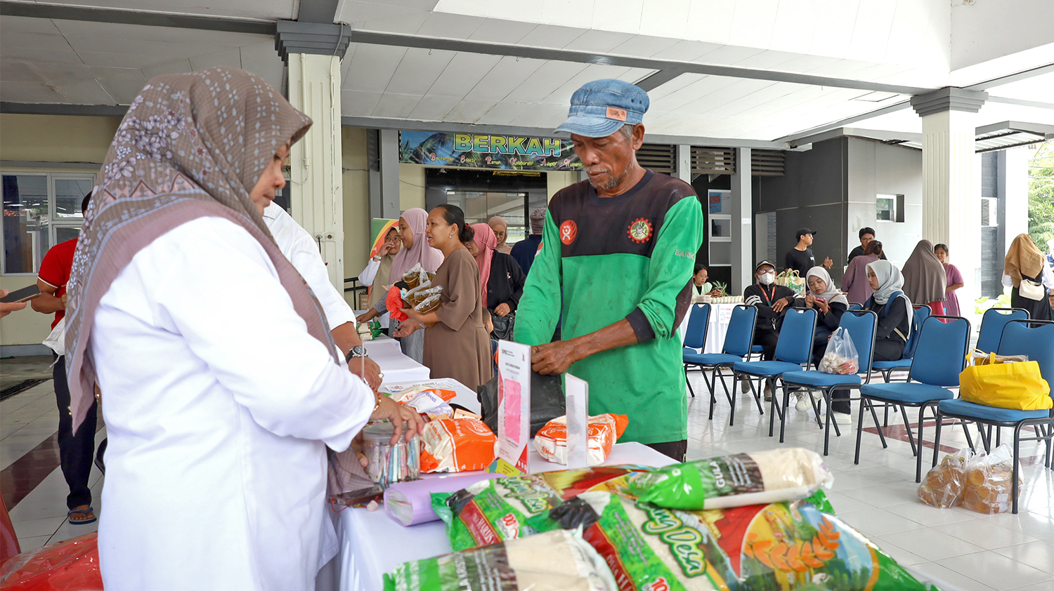 Jelang Lebaran, Pemkot Surabaya Tambah Stok Beras dan Minyakita di Gerakan Pangan Murah Benowo