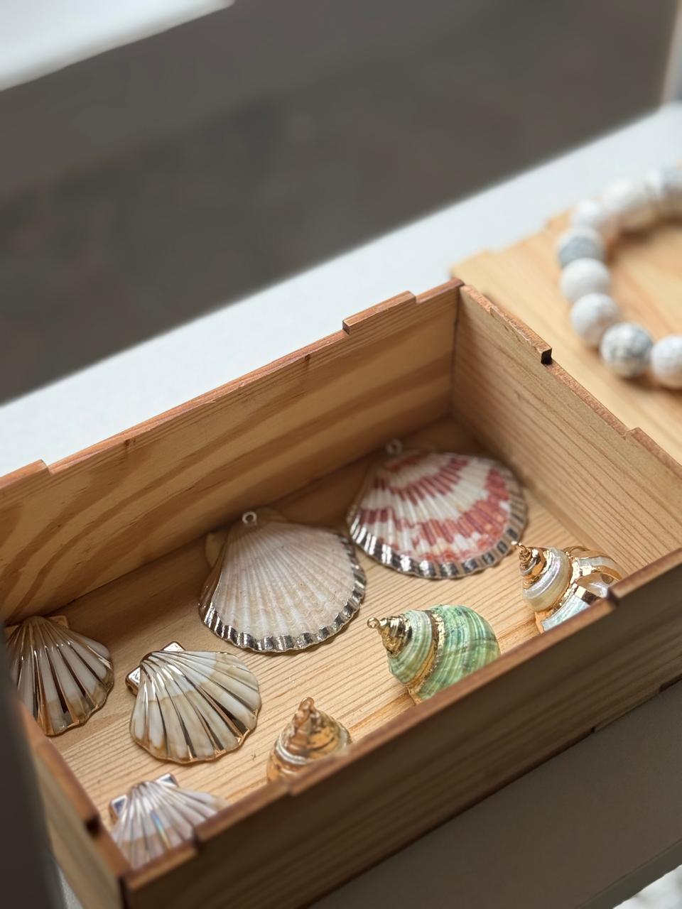 Hotel Ciputra Jakarta Gandeng Ellyhan Jewelry, Hadirkan Pojok D.I.Y Gelang Cantik