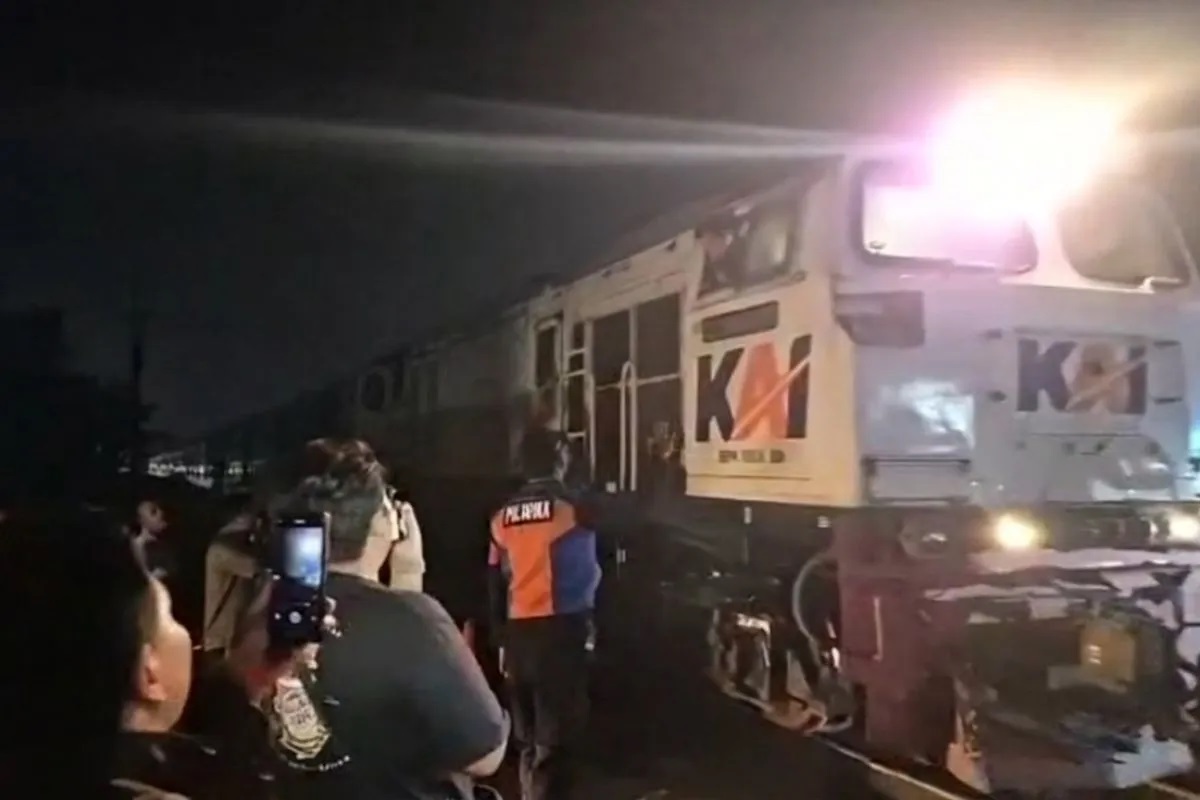 Tertemper Truk, Perjalanan KA Blambangan Ekspres Relasi Pasar Turi-Ketapang Terganggu 