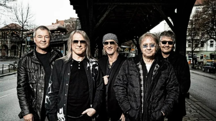 Deep Purple Batalkan Konser di Indonesia