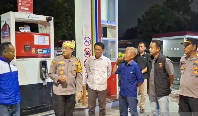 Antrean Panjang di SPBU, Kapolres Situbondo Minta Warga Tak Panic Buying
