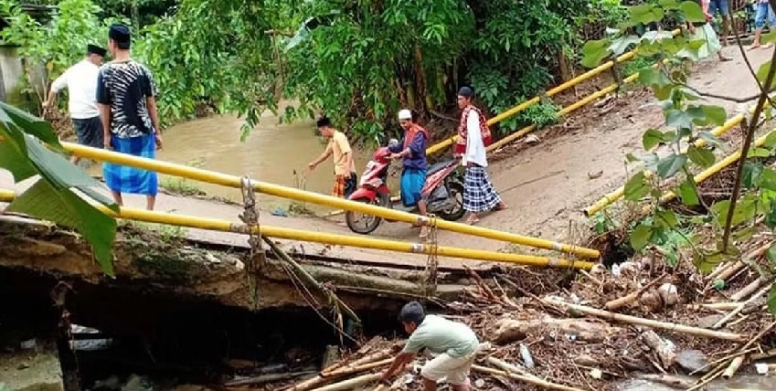 Kenapa Sungai-Sungai di NTB Tiba-tiba Berubah Jadi Banjir Bandang