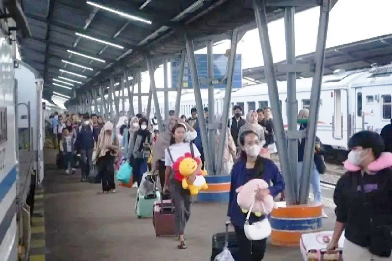 Ludes Tak Tersisa, Tiket KA Rajabasa & Serelo Tembus 133%, Masih Adakah Sisa Kursi Mudik?