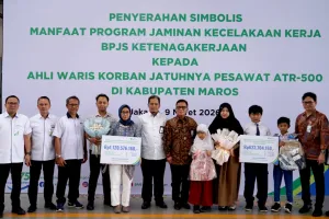 Wujud Kepedulian Negara, BPJS Ketenagakerjaan Serahkan Rp1,7 Miliar untuk Keluarga Korban Pesawat ATR 42-500