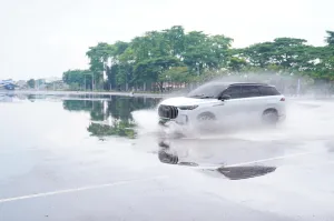 Ini Perbedaan Mendasar Mobil Hybrid HEV dan Plug-in Hybrid (PHEV)