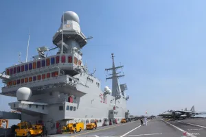 Menhan Sjafrie Percayakan PT PAL Poles Kapal Induk Giuseppe Garibaldi Sebelum Resmi Digunakan TNI