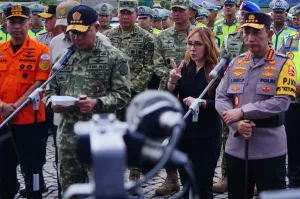 Panglima TNI dan Kapolri Pimpin Apel Gelar Pasukan Operasi Ketupat 2026 di Monas.