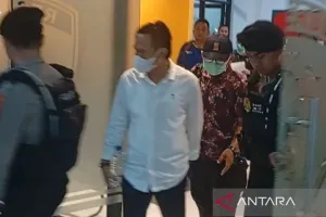 Kena OTT KPK, Bupati Cilacap Syamsul Auliya Rachman Dibawa ke Jakarta Pakai Kereta Api