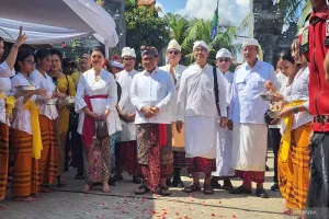Gubernur Pramono Anung Hadiri Upacara Melasti di Pure Segera Cilincing untuk Sambut Hari Nyepi