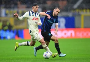 Serie A Italia: Inter Tersandung di San Siro, Napoli Menang Dramatis Saat McTominay Kembali Bermain