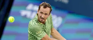 Servis Keras Medvedev Hadapi Kecerdikan Sinner
