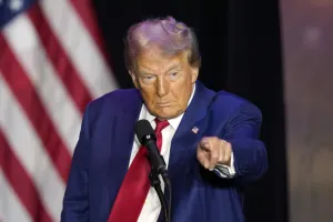 Trump Berunding dengan Tujuh Negara untuk Amankan Pelayaran di Selat Hormuz