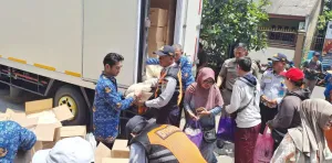 Ayo Serbu! 3.000 Paket Sembako Murah di Tebet dan Kebayoran Lama, Cuma Rp100 Ribu!