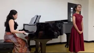 Beatrice Gobang dan Tembang Puitis Indonesia di Jantung New York