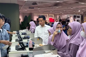 Jelang Idul Fitri, Gibran Bawa Kebahagiaan untuk Anak Panti Lewat Momen Belanja