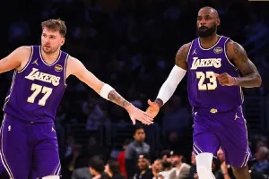 LA Lakers Kalahkan Houston Rockets 100-92