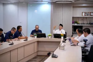 Menkop Fery Juliantono Temui Dirut Agrinas Bahas Percepatan Gerai Kopdes Merah Putih