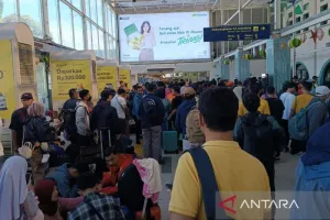 H-4 Idul Fitri, Stasiun Pasar Senen Dipadati Pemudik 