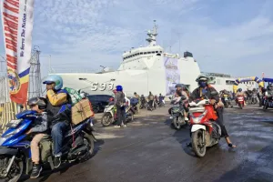 Sebanyak 707 Pemudik yang Diangkut KRI Banda Aceh Tiba di Semarang 