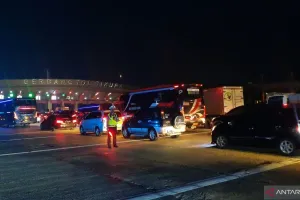 Trafik Lalu Lintas Arus Mudik Lebaran di GT Cikupa Tangerang–Merak meningkat