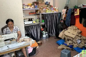 Bertahan di Tengah Keterbatasan, Warga Agam Tetap Putar Roda Ekonomi dari Huntara