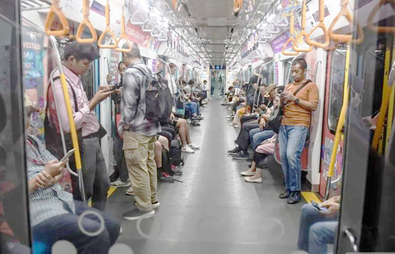 MRT Lagi Gembira, Hari Ini Ultah Memberlakukan Tarif Hanya Rp243