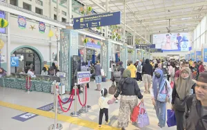 H-2 Lebaran Meledak, 52 Ribu Pemudik Padati Stasiun Daop 1, Pasar Senen Jadi Lautan Manusia