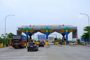 Jasamarga Catat Lonjakan, Ratusan Ribu Kendaraan Padati Tol Belmera