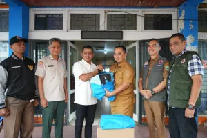 Bupati Jon Firman Pandu Terima Bantuan Presiden Prabowo untuk Korban Bencana di Solok