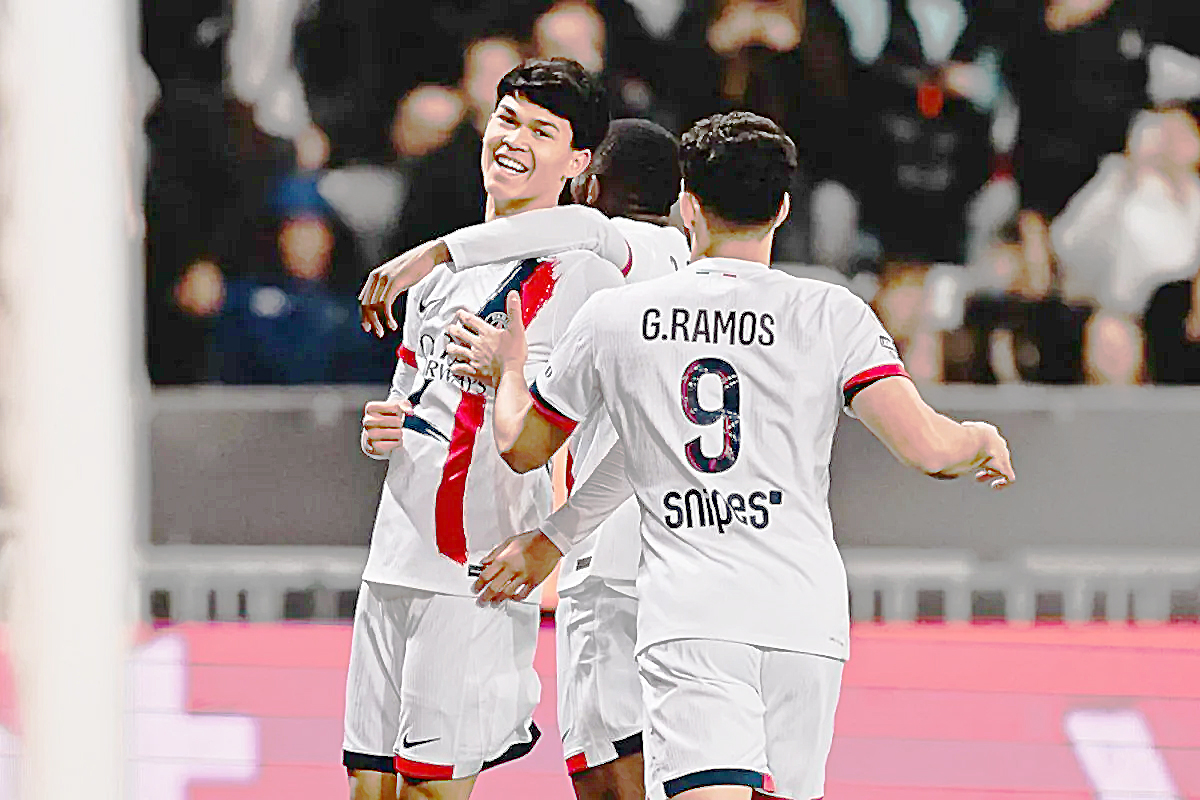 Kartu Merah & Hujan Gol: PSG Hancurkan 10 Pemain Nice, Nuno Mendes dkk Kangkangi Lens di Puncak