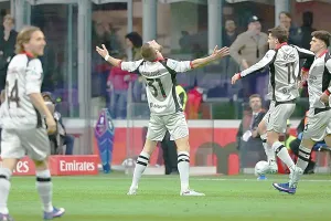 Milan Menggila di San Siro, Drama 5 Gol Singkirkan Torino, Rossoneri Tempel Ketat Inter Milan