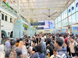 Puncak Arus Balik Lebaran 2026: 221 Ribu Orang Padati Stasiun Kereta Api Seluruh Indonesia