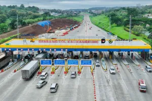 Arus Balik Mulai Terasa, Lalu Lintas di Gerbang Tol Kalikangkung Kian Ramai