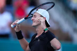 Kejutan Besar di Miami Open: Korda Singkirkan Alcaraz Lewat Pertarungan Tiga Set