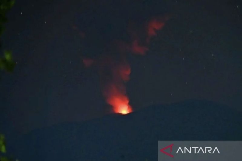 Erupsi Gunung Ibu di Halmahera Barat, PVMBG Catat Kolom Abu 600 Meter dari Puncak