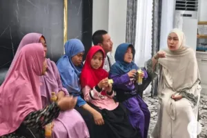 “Seharusnya Saya yang Datang” Wali Kota Banjarbaru Sambut Tamu Disabilitas Saat Lebaran.
