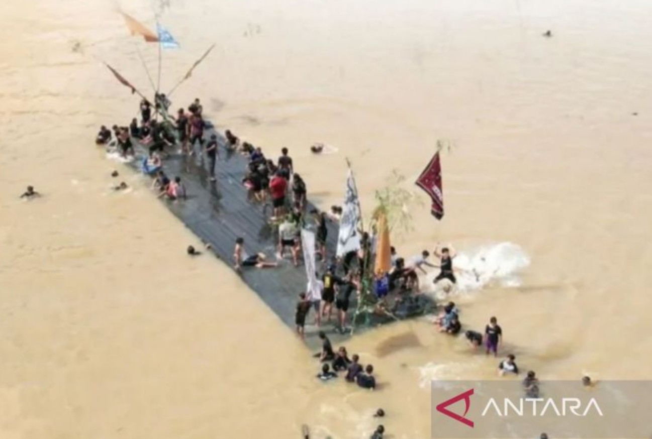 Tradisi Budaya Kaltim Mengakar dalam Pesta Adat Lom Plai