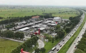 Petugas Berlakukan Buka Tutup “Rest Area” Tol Cipali