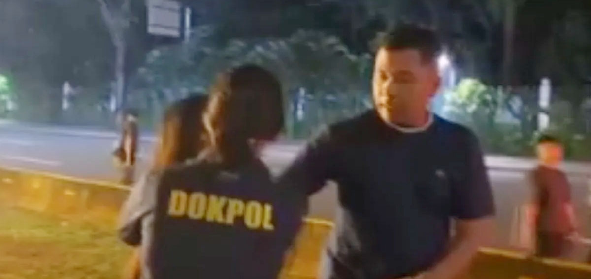 Seorang Perempuan Akan Melakukan Sesuatu Dekat Istana Presiden, Ternyata Ini yang Mau Dilakukan