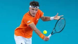 Unggulan Terus Berguguran, Juara Bertahan Mensik Tersingkir Dramatis, Medvedev Ikut Angkat Koper dari Miami Open