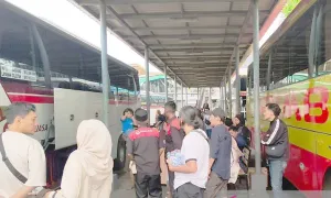 Terminal Leuwipanjang Pecah Rekor, 7.000 Orang Serbu Bus, Tiket ke Solo & Malang Malah Ludes Terjual