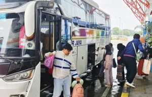 3.440 Pemudik Kembali di Jakarta via Terminal Pulo Gebang