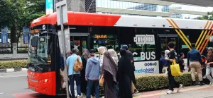 Ayo! Naik Transjakarta Besok Tarif Cuma Rp12, Bayar Lewat Aplikasi TJ:Transjakarta