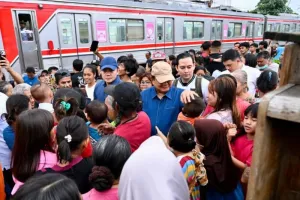 Momen Langka! Warga Bantaran Rel Sampaikan Harapan ke Presiden Prabowo Soal Tempat Tinggal.