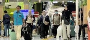 Porter dan Pedagang di Stasiun Gambir "Ngalap" Berkah Lebaran, Nikmati Dampak Ekonomi Ratusan Ribu per Hari