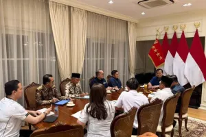 Usai Blusukan, Presiden Prabowo Perintahkan Bangun Hunian Layak untuk Warga Pinggir Rel KA di Kawasan Senen